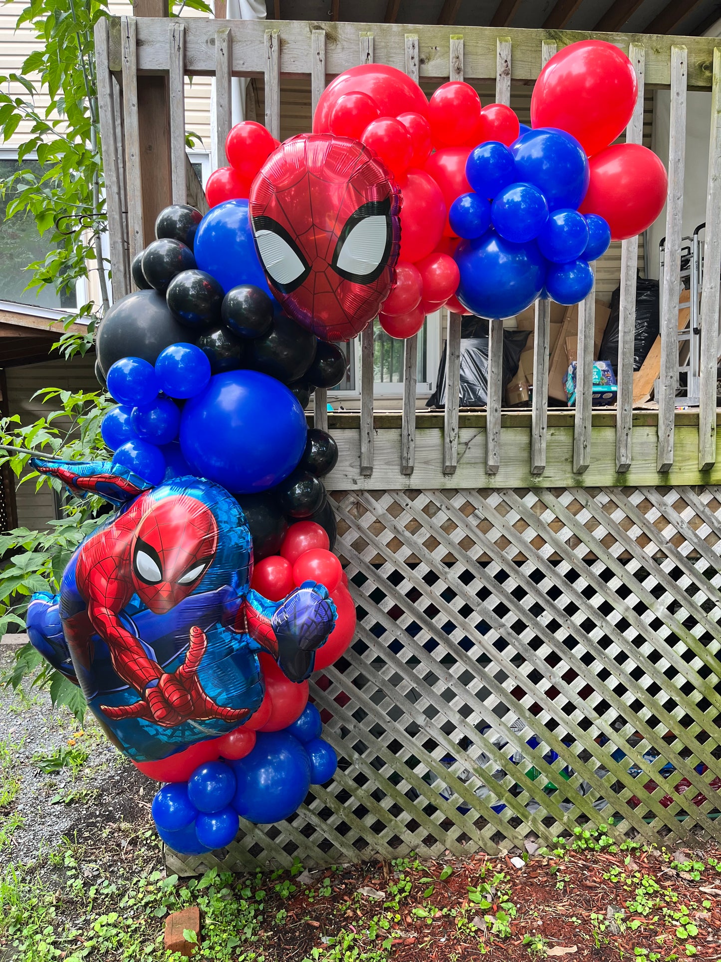 ''Spiderman'' balloon arch